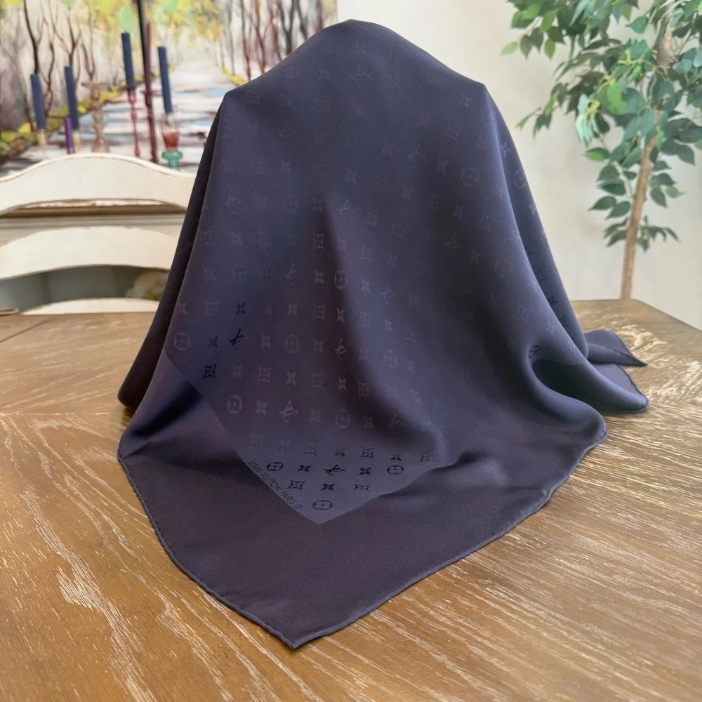 Authentic Louis Vouitton Scarf